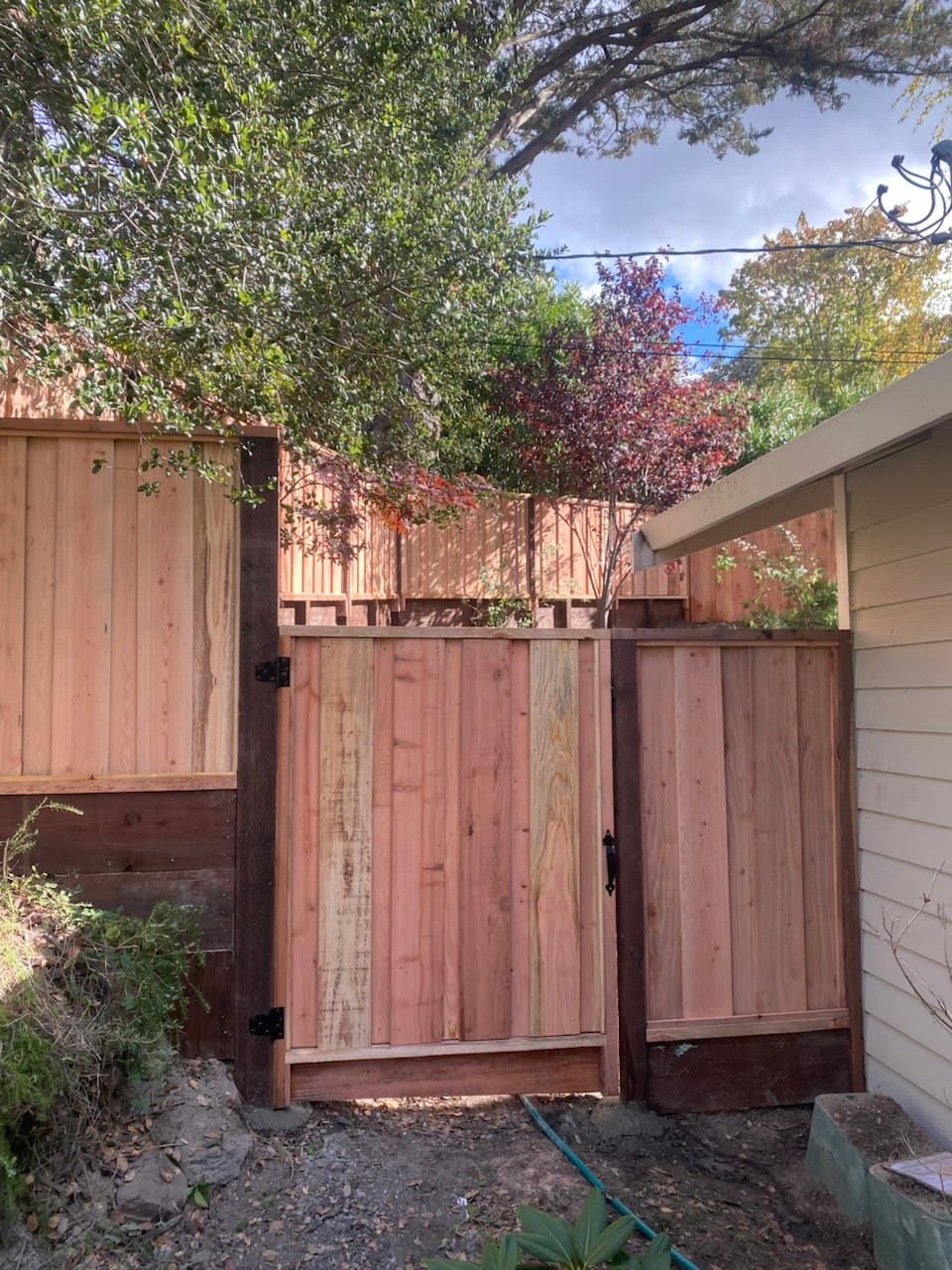 Board On Board Gate With Skirt